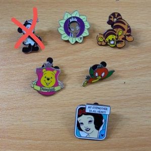 Disney pins